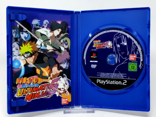 Interior del juego Naruto Shippuden: Ultimate Ninja 5 (ESP) para PlayStation 2 con disco y manual
