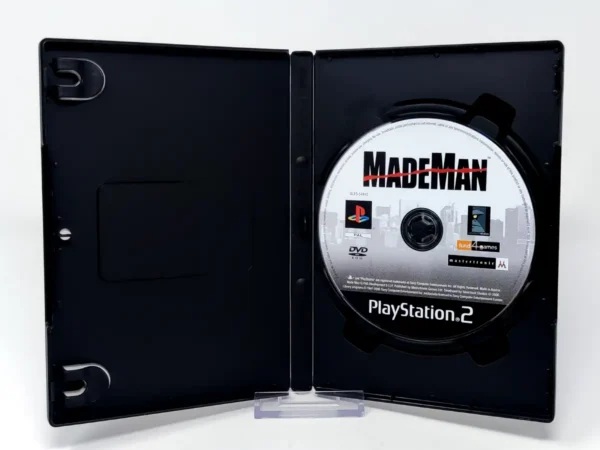 Interior del juego Made Man (FRA) (Rebajado) para PlayStation 2 con disco y manual