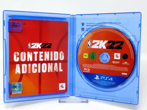 Interior del juego NBA 2K22 (ESP) para PlayStation 4 con disco y manual