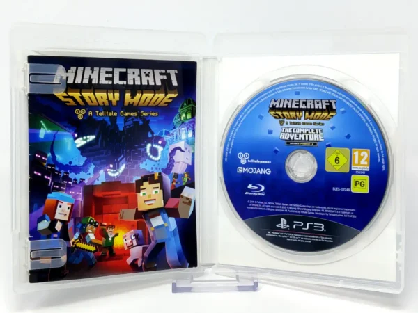 Interior del juego Minecraft: Story Mode: A Telltale Games Series: The Complete Adventure (ESP) para PlayStation 3 con disco y manual