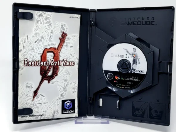 Interior del juego Resident Evil Zero (ESP) para Nintendo GameCube con disco y manual