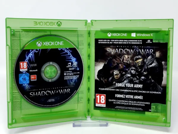 Interior del juego La Tierra Media: Sombras de Guerra (ESP) para XBOX One / Series X/S con disco y manual