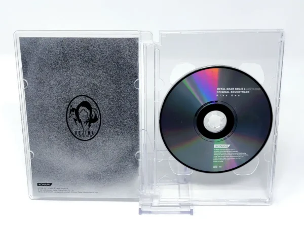 Interior del juego Metal Gear Solid 4: Guns of the Patriots: Original Soundtrack para AUDIO-CD con disco y manual