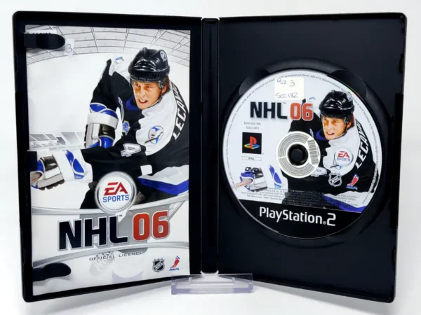 Interior del juego NHL 06 (ESP) (Rebajado) para PlayStation 2 con disco y manual