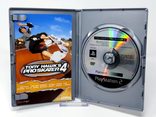 Interior del juego Tony Hawk's Pro Skater 4 (ESP) (Platinum) para PlayStation 2 con disco y manual