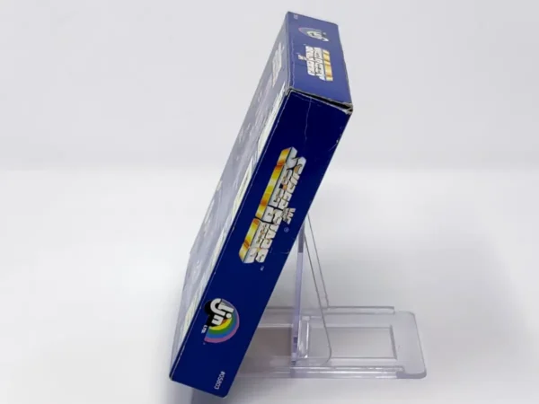 Interior del juego WWF Superstars (ESP) para Game Boy con disco y manual