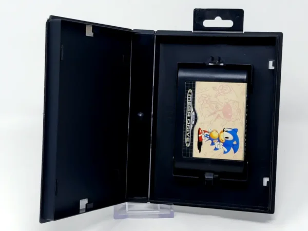 Interior del juego Sonic: The Hedgehog (EUR) (Rebajado) para Mega Drive con disco y manual