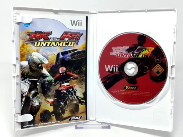 Interior del juego MX vs. ATV Untamed (ESP) para Nintendo Wii con disco y manual