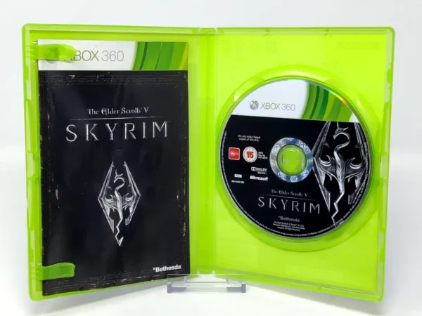 Interior del juego The Elder Scrolls V: Skyrim (UK) para XBOX 360 con disco y manual